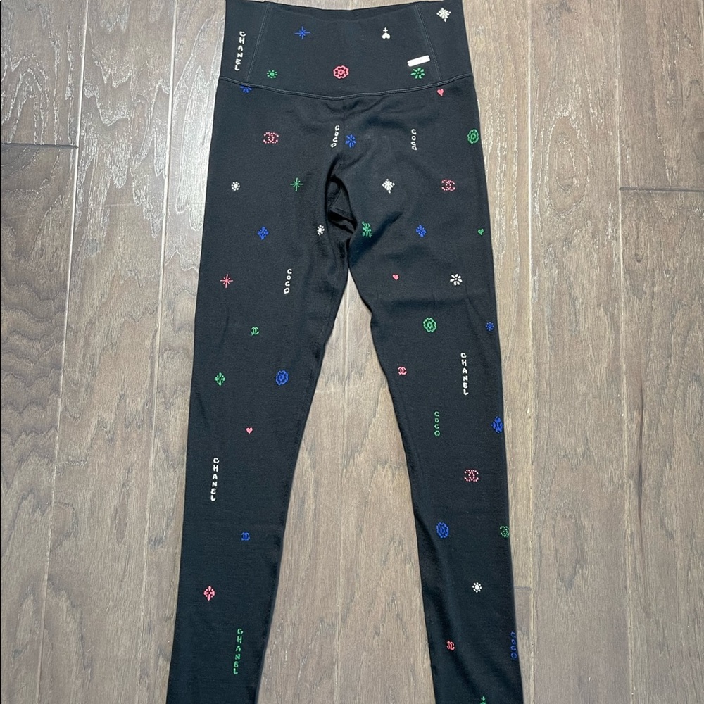 Chanel black leggings